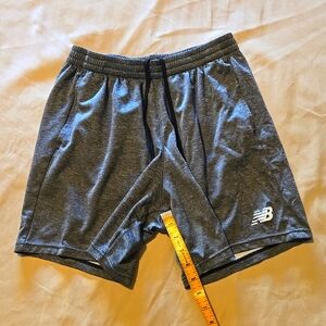 Mens New Balance Medium dry-fit grey Heather 5" short gently used